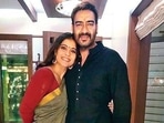 Kajol and Ajay Devgn pose together.(Twitter) Kajol and Ajay Devgn pose together.(Twitter)