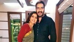 Kajol and Ajay Devgn pose together.(Twitter) Kajol and Ajay Devgn pose together.(Twitter)