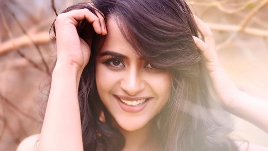 Prachi Tehlan was seen in Diya Aur Baati Hum.