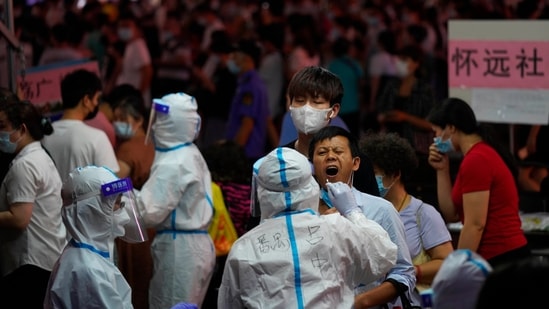 Out of the 20 local cases in Guangdong, 16 were classified as patients with asymptomatic conditions, according to the local health authorities. AP(AP) Out of the 20 local cases in Guangdong, 16 were classified as patients with asymptomatic conditions, according to the local health authorities. AP(AP)