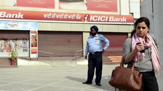 The banks will remain closed on nine days in June.(Sameer Sehgal/HT Photo) The banks will remain closed on nine days in June.(Sameer Sehgal/HT Photo)