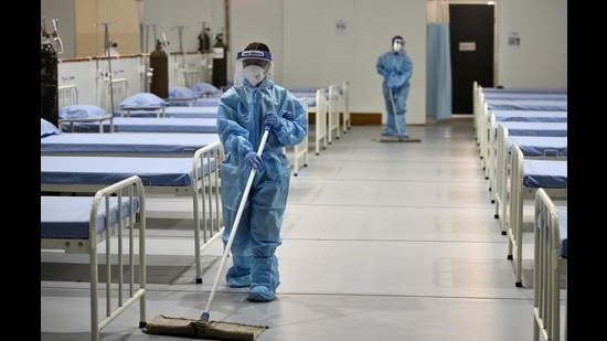 As per official data, only 110 Covid -19 patients against the bed capacity of 566 are undergoing treatment at PGIMS, which means 81% beds are available (HT PHOTO/representational) As per official data, only 110 Covid -19 patients against the bed capacity of 566 are undergoing treatment at PGIMS, which means 81% beds are available (HT PHOTO/representational)