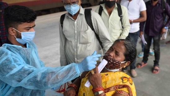 Since Sunday, 58,843 samples were tested for coronavirus in the state taking the total number of such examinations to 1,24,30,977.(Ht file photo)
