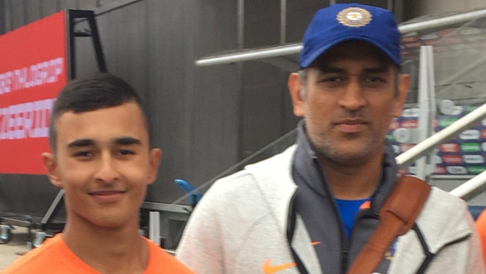 Praharsh Parikh with MS Dhoni.