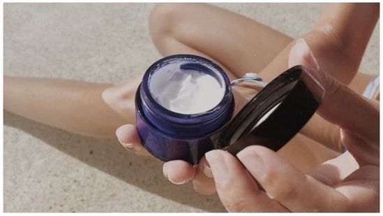 Moisturise: If you do not want dull-looking skin then moisturising is a must. Make sure to use a good moisturiser every day after shower.(Unsplash)