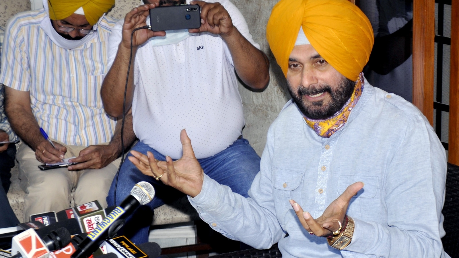 At odds with Punjab CM Amarinder, Navjot Singh Sidhu to meet Congress panel today