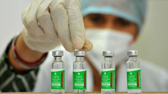 After the first Covishield dose is administered, the second dose will be given after 12 weeks. (HT FILE PHOTO) (HT_PRINT) After the first Covishield dose is administered, the second dose will be given after 12 weeks. (HT FILE PHOTO) (HT_PRINT)