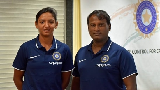 Harmanpreet Kaur (L) with head coach Ramesh Powar (R) (Twitter) Harmanpreet Kaur (L) with head coach Ramesh Powar (R) (Twitter)