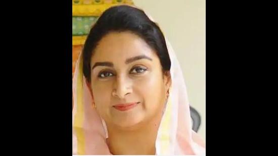 Former Union minister Harsimrat Kaur Badal attacked the ruling Congress in Punjab for ignoring the fight against Covid-19 to focus on quelling infighting in the party. (HT file photo) Former Union minister Harsimrat Kaur Badal attacked the ruling Congress in Punjab for ignoring the fight against Covid-19 to focus on quelling infighting in the party. (HT file photo)