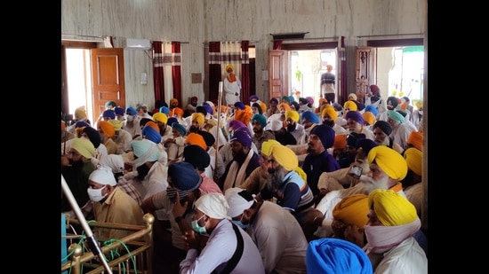 Leaders of Sikh outfits and others at a gurdwara at Bargari village in Faridkot district on Tuesday. (HT photo)