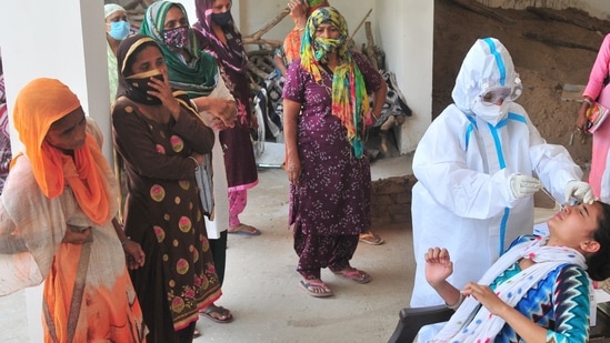 Punjab's Covid-19 positivity rate marginally dropped to 3.33 from 3.69 per cent the day before. (Photo by Ravi Kumar/Hindustan Times) Punjab's Covid-19 positivity rate marginally dropped to 3.33 from 3.69 per cent the day before. (Photo by Ravi Kumar/Hindustan Times)