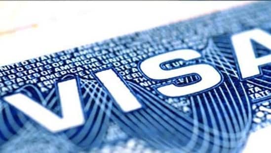 The H1B visa allows US companies to employ foreign workers in speciality occupations that require theoretical or technical expertise.(HT file photo)