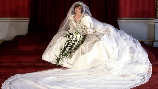 Princess Diana's Wedding Dress Will Be On Display At Kensington Palace  Starting June - FreebieMNL