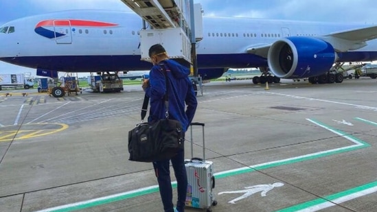 KL Rahul on Thursday shared a picture in which he can be seen standing in the airport. (Twitter)