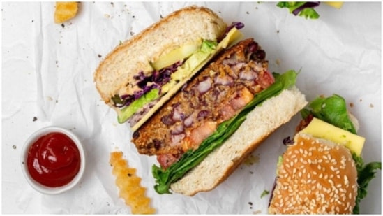 Quinoa burger: This dish takes a little time to prepare but it is worth the wait. To make the patty, you will need to mix the quinoa with egg, cheese, and some sautéed veggies. Fry the patties, make your burger by placing some lettuce, cheese, mayo, etc., in between the buns and dig in. (Instagram/joesveganfoodgram)