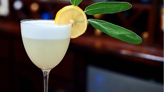 Sage Lady: This takes some time to prepare but is worth the wait. It is a must-try drink for all the cocktail lovers out there since it is not just refreshing but also delicious. (Instagram/sportscashlife)