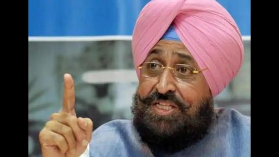 Bajwa demands independent probe into sale of vaccine to pvt hospitals Bajwa demands independent probe into sale of vaccine to pvt hospitals