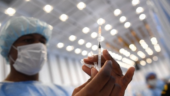 A health worker prepares a dose of the Sputnik V vaccine against Covid-19 (Representational Image / AFP)