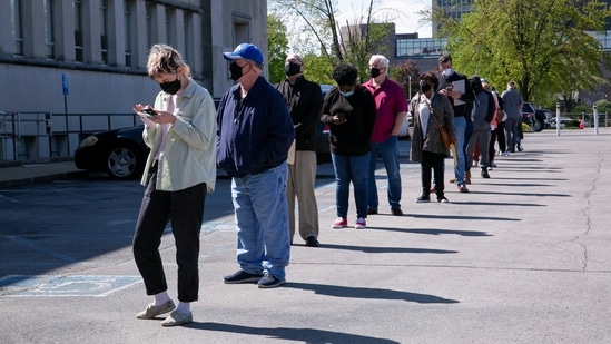 People line up outside a reopened career center for in-person appointments in Louisville, U.S. (File Photo / Reuters) People line up outside a reopened career center for in-person appointments in Louisville, U.S. (File Photo / Reuters)
