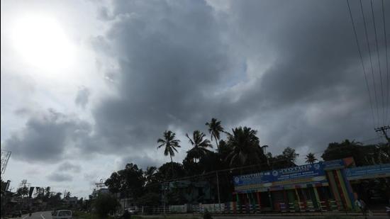 An overcast sky with the onset of southwest monsoon over the region, in Thiruvananthapuram, Kerala, on Thursday, June 3. (Vivek R. Nair/HT photo)