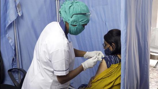 A beneficiary gets vaccinated at a drive at Sahyadri Hospital Bibwewadi. (Rahul Raut/HT PHOTO) A beneficiary gets vaccinated at a drive at Sahyadri Hospital Bibwewadi. (Rahul Raut/HT PHOTO)