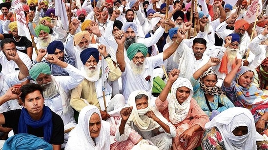 The country has not seen such mobilisation among peasants since 1988, when Mahendra Singh Tikait, a farm union leader from western Uttar Pradesh, stormed Delhi and laid siege to Boat Club, a landmark near the nation’s Parliament, forcing the government of the day to agree to make concessions.(PTI)