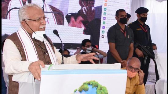Haryana chief minister Manohar Lal Khattar during a tree-plantation drive in Karnal on the occasion of World Environment Day. (HT PHOTO) Haryana chief minister Manohar Lal Khattar during a tree-plantation drive in Karnal on the occasion of World Environment Day. (HT PHOTO)