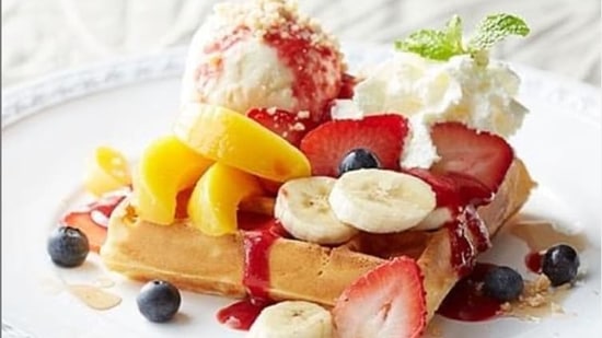 Fruity waffles: This four-ingredient dish is the easiest to make. Top it with your favourite fruits and maple or chocolate syrup. (Instagram/onthetabletokyocafe)