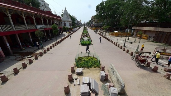 Chandni Chowk area wears a deserted look during weekend lockdown, imposed to curb the surge in coronavirus cases in New Delhi. (PTI Photo) Chandni Chowk area wears a deserted look during weekend lockdown, imposed to curb the surge in coronavirus cases in New Delhi. (PTI Photo)