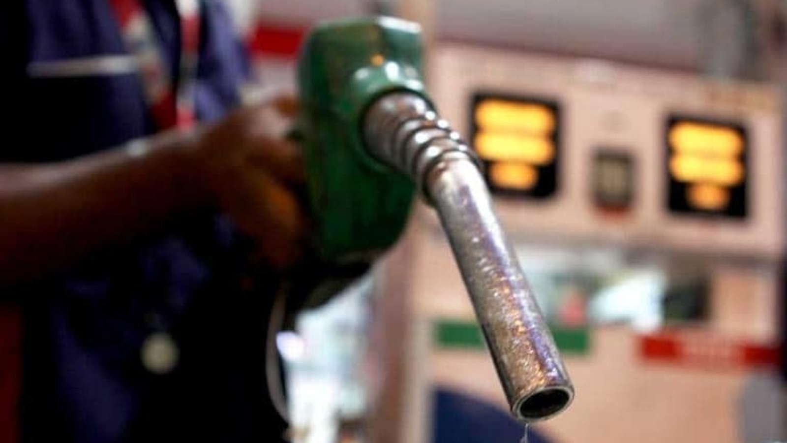 Petrol closes in on ₹100/l in Delhi, touches ₹95/l mark