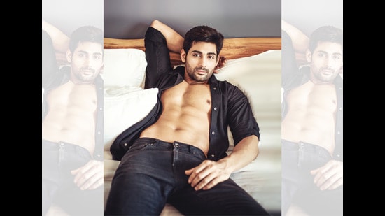 Ruslaan strikes a pose in bed for this HT Brunch column