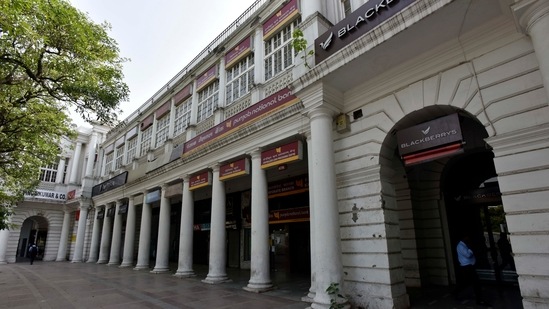 A deserted view of Connaught Place during the Covid-19 induced lockdown, in New Delhi.(Sanjeev Verma/HT PHOTO) A deserted view of Connaught Place during the Covid-19 induced lockdown, in New Delhi.(Sanjeev Verma/HT PHOTO)