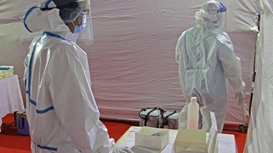 The Capital has added an average of 522 infections each day over the past week, less than half of the 1,246 average cases it added seven days ago. The Capital has added an average of 522 infections each day over the past week, less than half of the 1,246 average cases it added seven days ago.