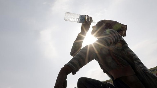 While regions with above-average rainfall will experience a spike in humidity, the dry regions including that of Bundelkhand and Prayagraj will experience a spell of heatwaves in the coming days. (Rahul Raut/HT PHOTO)