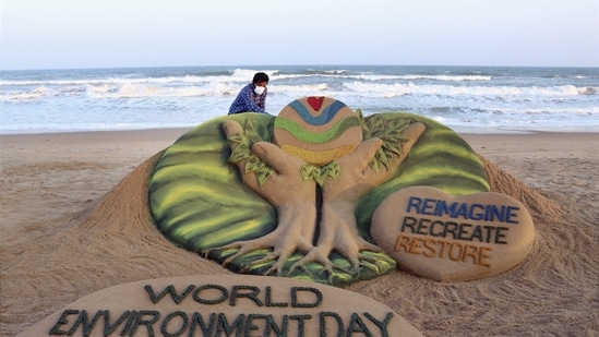 "Thank you international sand artist @sudarsansand for this beautiful contribution to #GenerationRestoration," UNEP posted across social media platforms along with pictures of the sand art.(Facebook/SudarsanPattnaik)