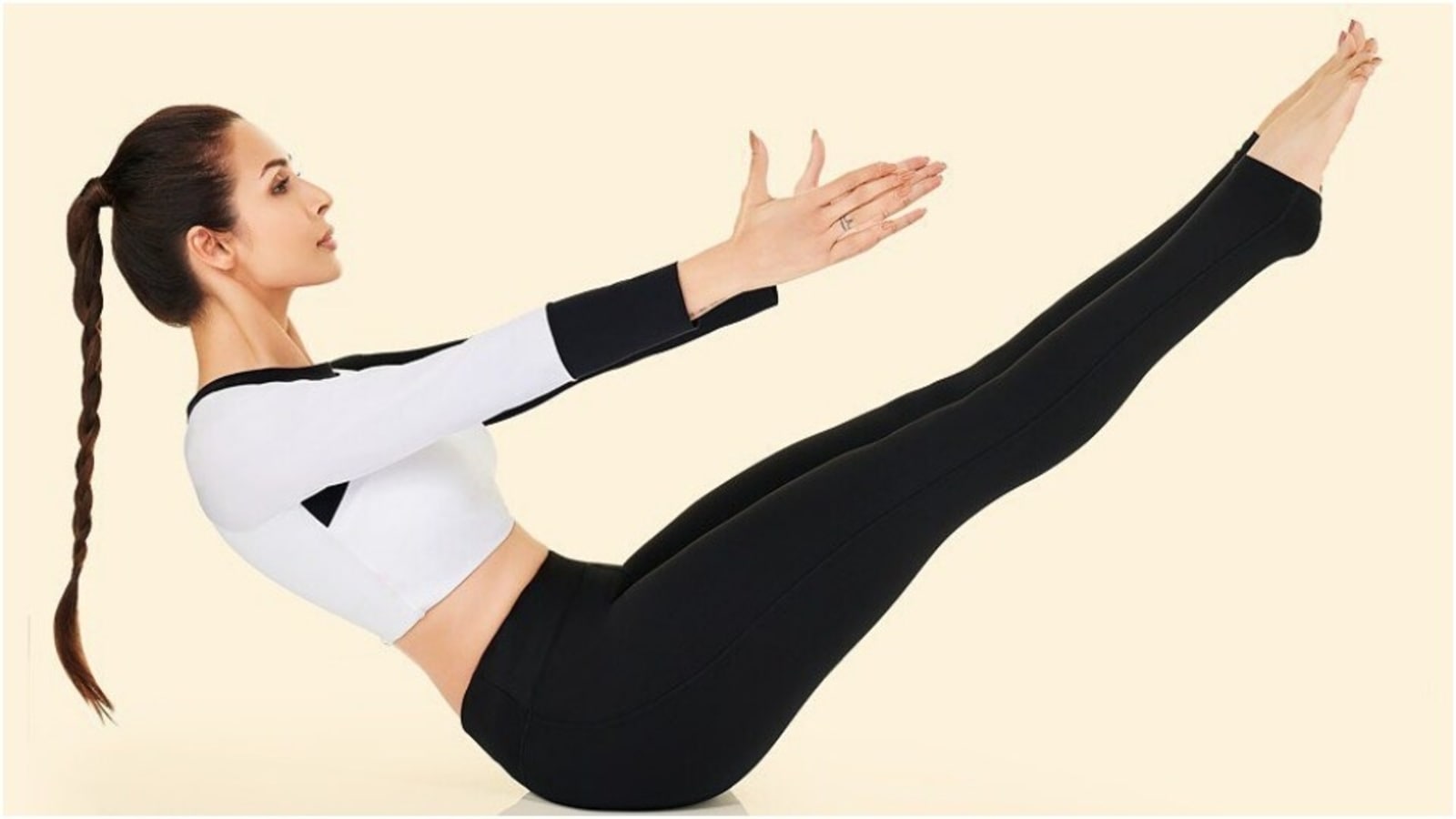 Malaika Arora does Naukasana to improve self-confidence, strengthen core  muscles | Health - Hindustan Times