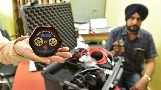 Three life detectors worth about <span class='webrupee'>₹</span>50 lakh have been provided to the fire department under the Smart City Mission. (Gurpreet Singh/HT) Three life detectors worth about <span class='webrupee'>₹</span>50 lakh have been provided to the fire department under the Smart City Mission. (Gurpreet Singh/HT)