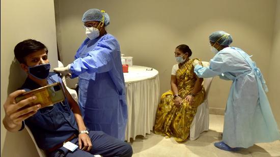 Covid vaccination drive at NCPA Society, Nariman Point, in Mumbai on Friday, June 4. (Anshuman Poyrekar/HT photo)