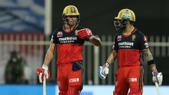 File Photo of AB de Villiers and Virat Kohli.(IPL)