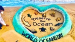 On World Oceans Day 2021, sand artist Sudarsan Pattnaik displayed a stunning sand art on Puri beach, Odisha.(Twitter/@sudarsansand) On World Oceans Day 2021, sand artist Sudarsan Pattnaik displayed a stunning sand art on Puri beach, Odisha.(Twitter/@sudarsansand)