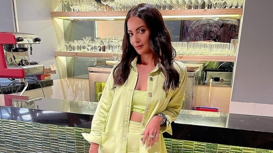 Seema Khan talked about her gym look on Fabulous Lives of Bollywood Wives. Seema Khan talked about her gym look on Fabulous Lives of Bollywood Wives.