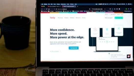 High traffic sites including Reddit, Amazon, CNN, Paypal, Spotify, Al Jazeera Media Network and the New York Times were out of commission.(AP) High traffic sites including Reddit, Amazon, CNN, Paypal, Spotify, Al Jazeera Media Network and the New York Times were out of commission.(AP)