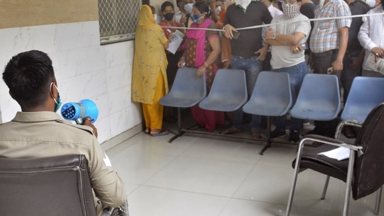 Agra chief medical officer (CMO) Dr RC Pandey said he ordered a probe by two additional CMOs and the report will be submitted within two days.(Sakib Ali / HT Photo) Agra chief medical officer (CMO) Dr RC Pandey said he ordered a probe by two additional CMOs and the report will be submitted within two days.(Sakib Ali / HT Photo)