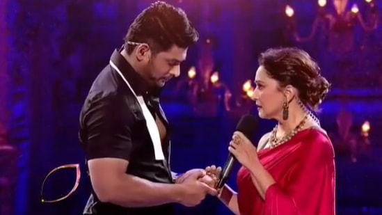 Sidharth Shukla and Madhuri Dixit recreate a scene from Dil Pagal Hai.