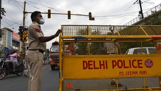 On Saturday afternoon, two days before the lockdown norms were eased, all police stations were directed to form teams to conduct checks at market places.(File Photo)