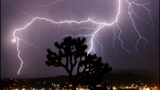 Nearly thirty two people have been killed across districts of West Bengal since Monday due to lightning strikes. (HT FILE PHOTO.) Nearly thirty two people have been killed across districts of West Bengal since Monday due to lightning strikes. (HT FILE PHOTO.)