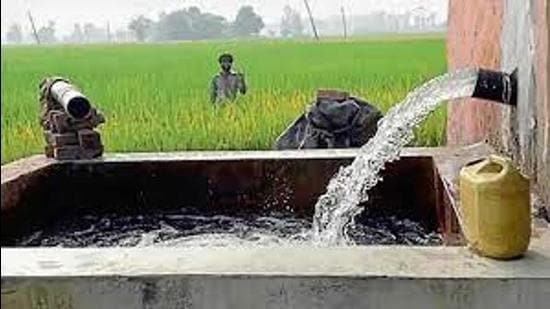 . Around 39,571 applicants have been asked to have estimates prepared and deposit the fee, of which 19,672 farmers have already made the payment. (Representative Image/HT File) . Around 39,571 applicants have been asked to have estimates prepared and deposit the fee, of which 19,672 farmers have already made the payment. (Representative Image/HT File)