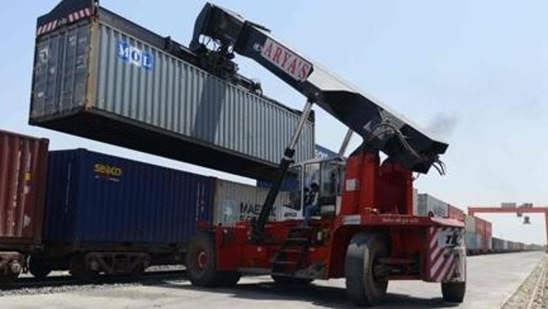 Tentative data for the first week of June released by the commerce ministry on Wednesday showed exports grew 52.4% to $7.71 billion, while imports rose 82.91% to $9.1 billion.(AFP) Tentative data for the first week of June released by the commerce ministry on Wednesday showed exports grew 52.4% to $7.71 billion, while imports rose 82.91% to $9.1 billion.(AFP)