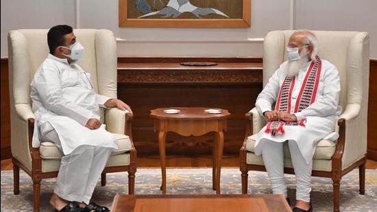 BJP leader Suvendu Adhikari at a meeting with Prime Minister Narendra Modi in New Delhi on Wednesday. (TWITTER.) BJP leader Suvendu Adhikari at a meeting with Prime Minister Narendra Modi in New Delhi on Wednesday. (TWITTER.)
