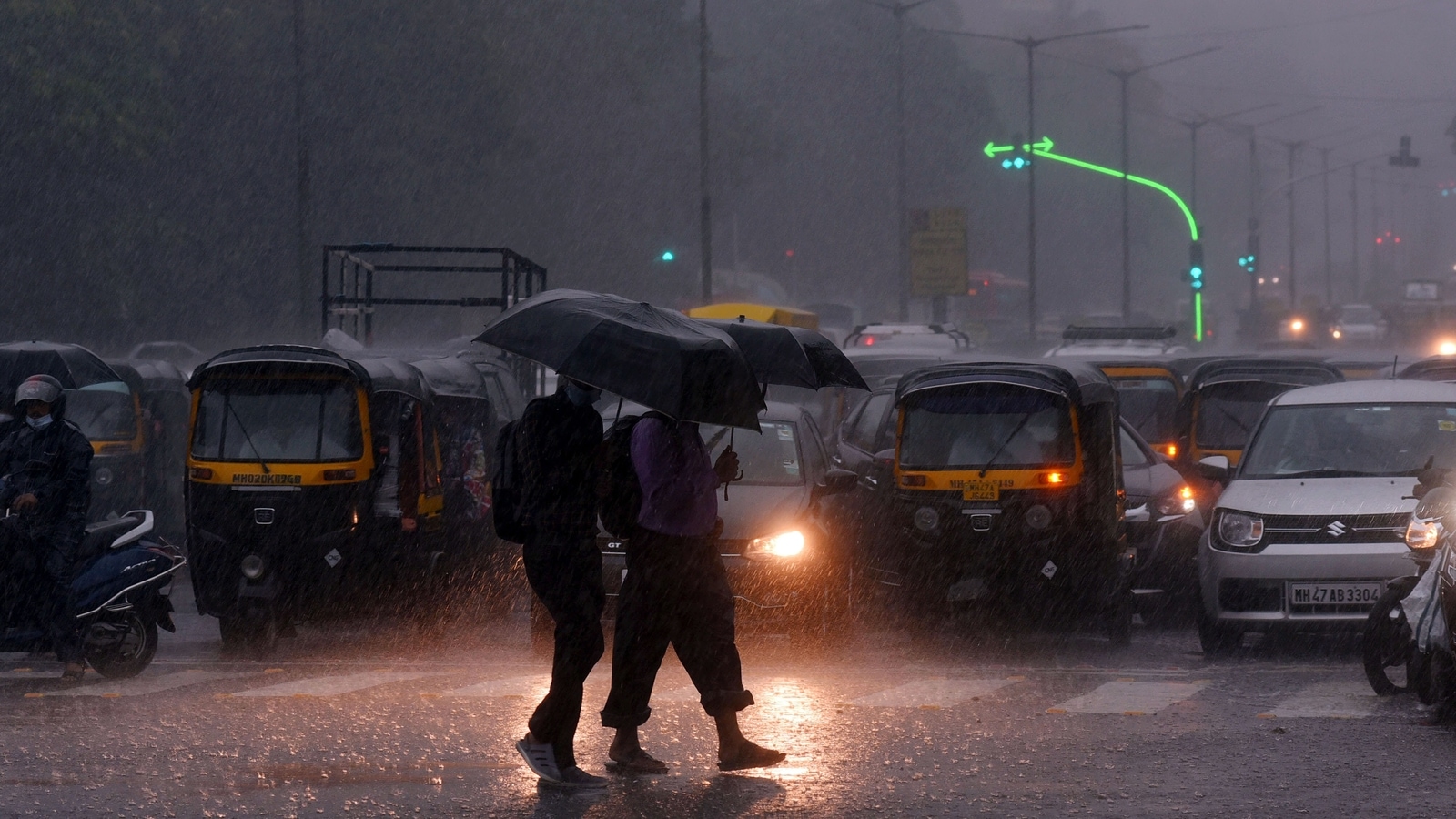 Mumbai rains Highlights City continues to get battered by heavy rainfall Hindustan Times